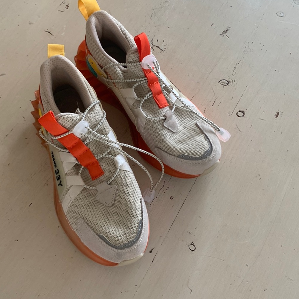Very on fun sneakers